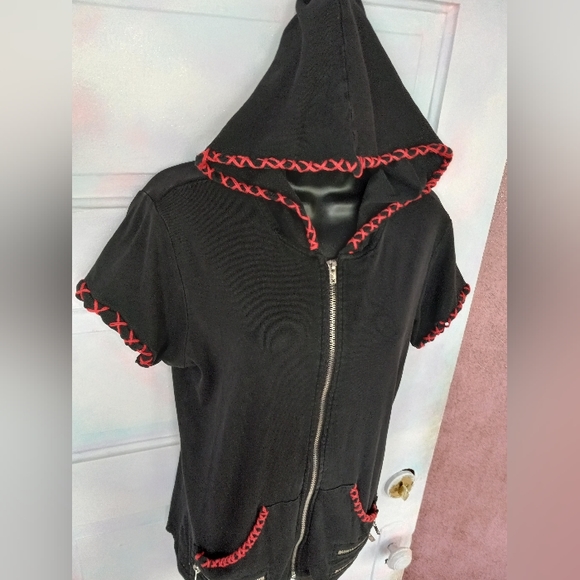 SOLD@hosted shop! Customized TRIPP NYC vintage short-sleeve zip hoodie top! - Picture 3 of 16